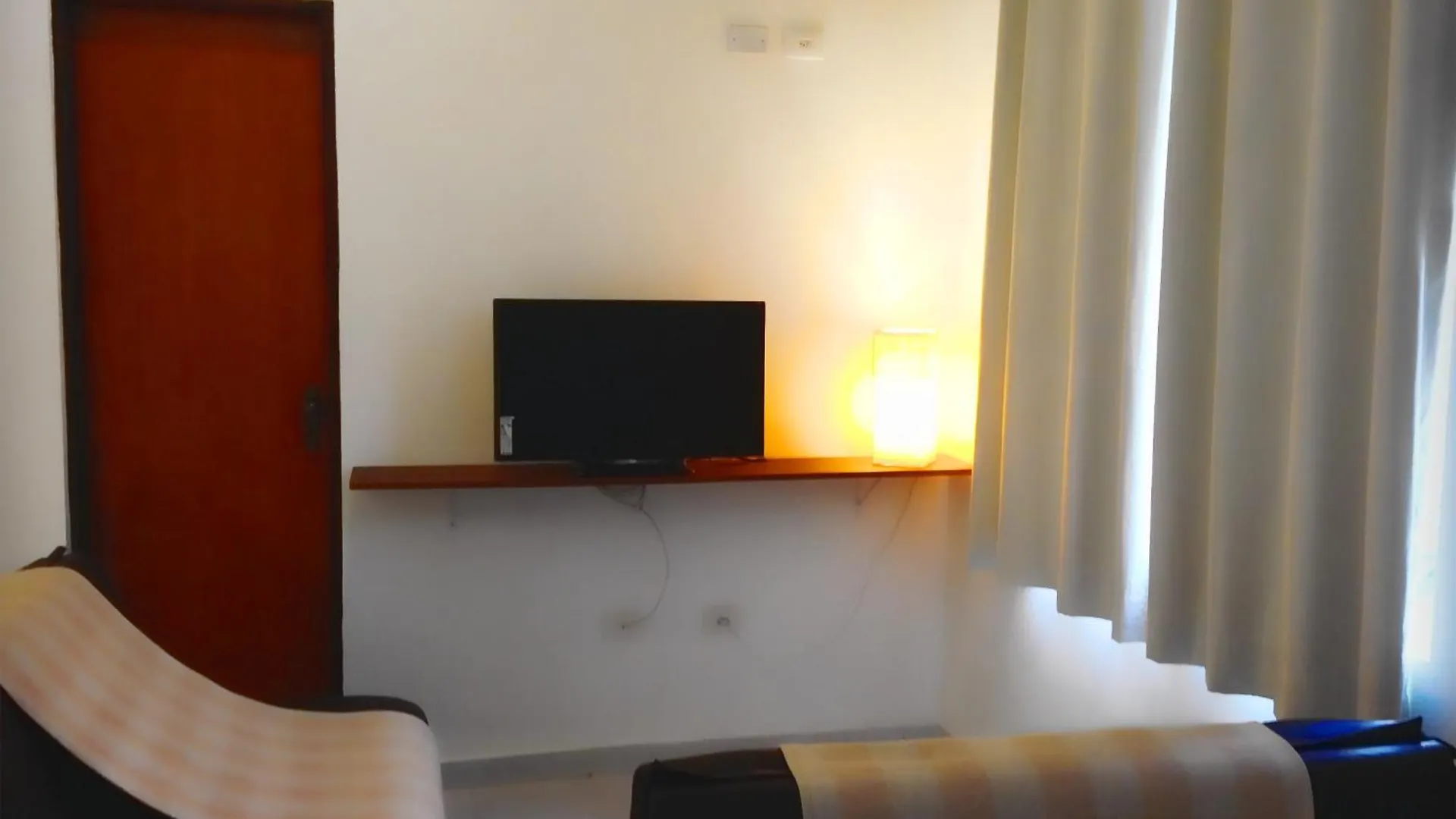 Apartamento Boulevard Avenida - 13 Aptos Condomínio Pé na Areia São Paulo